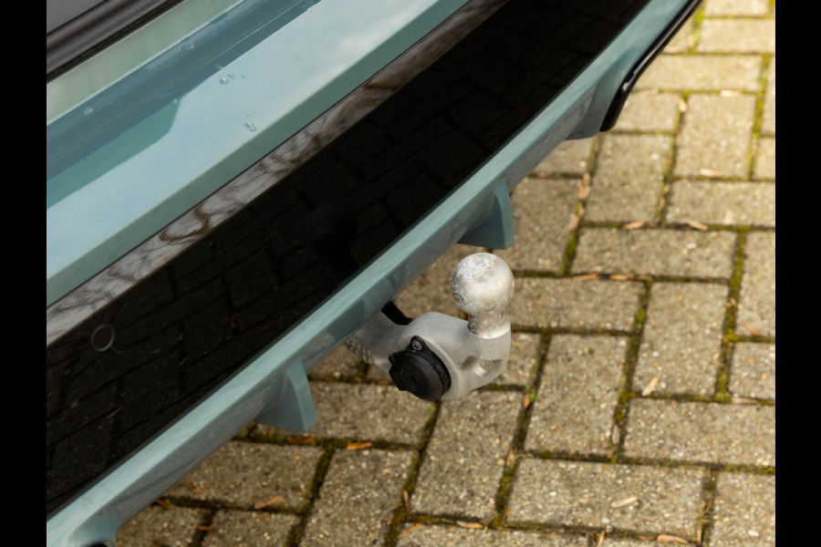 BMW X1 sDrive18i M-Sport Pro - Pano - Massage Zetel - Trekhaak - ACC