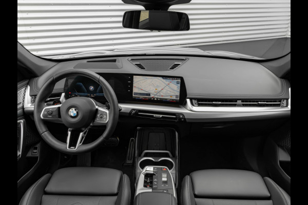 BMW X1 sDrive18i M-Sport Pro - Pano - Massage Zetel - Trekhaak - ACC