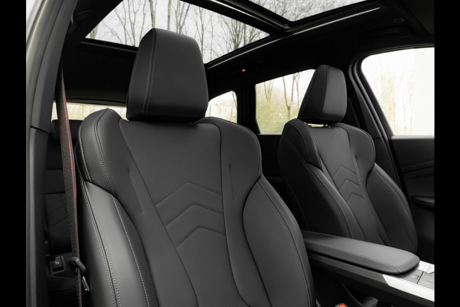 BMW X1 sDrive18i M-Sport Pro - Pano - Massage Zetel - Trekhaak - ACC