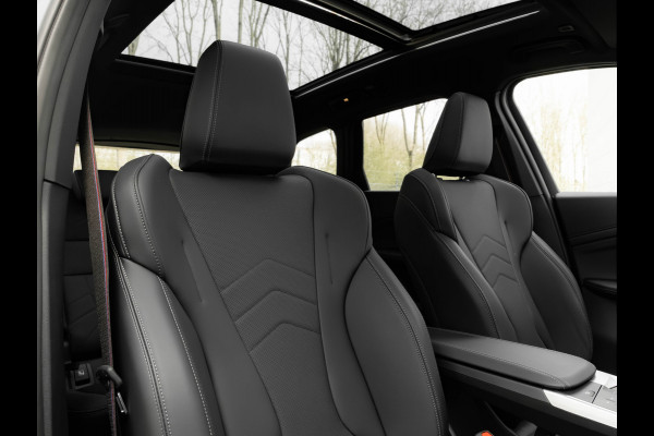 BMW X1 sDrive18i M-Sport Pro - Pano - Massage Zetel - Trekhaak - ACC