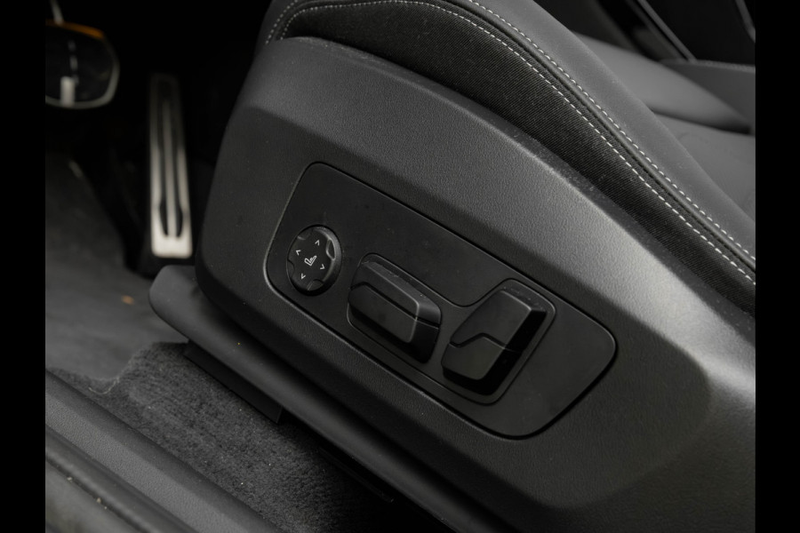 BMW X1 sDrive18i M-Sport Pro - Pano - Massage Zetel - Trekhaak - ACC