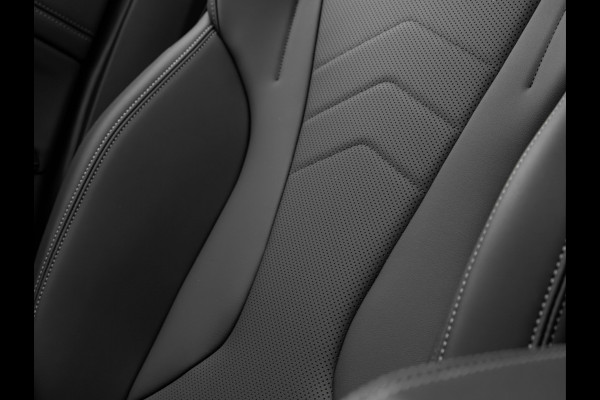 BMW X1 sDrive18i M-Sport Pro - Pano - Massage Zetel - Trekhaak - ACC