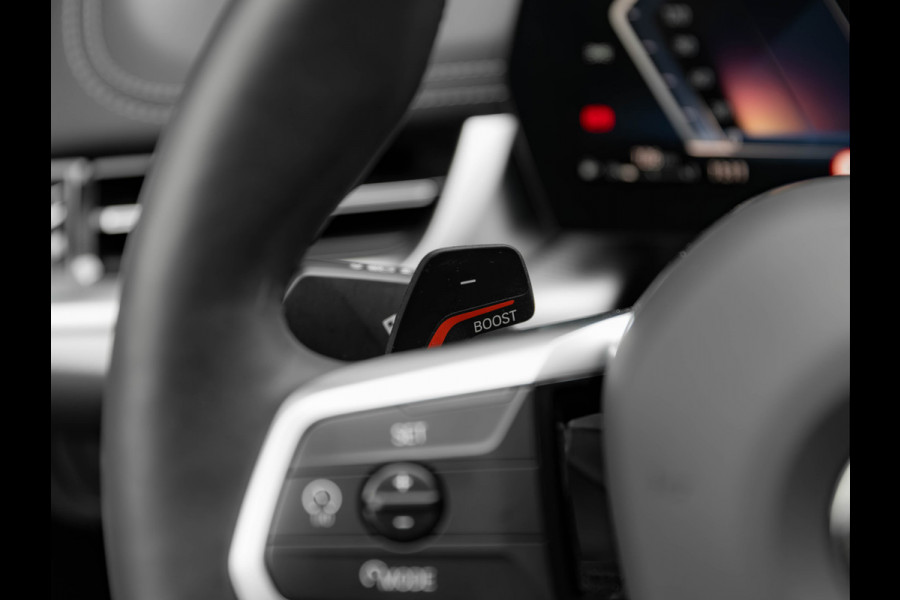 BMW X1 sDrive18i M-Sport Pro - Pano - Massage Zetel - Trekhaak - ACC