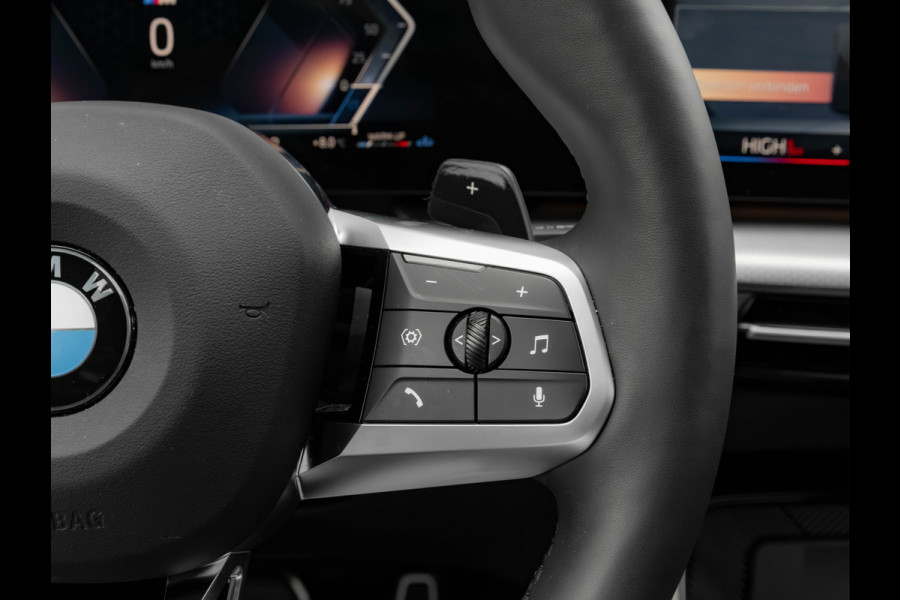 BMW X1 sDrive18i M-Sport Pro - Pano - Massage Zetel - Trekhaak - ACC