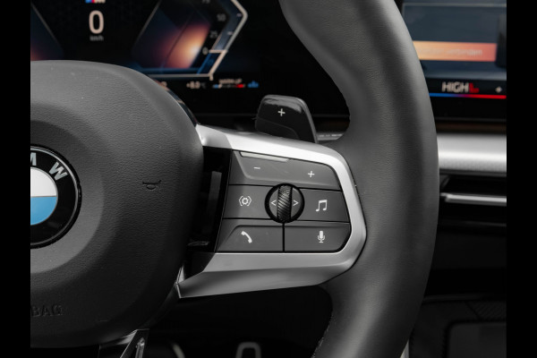 BMW X1 sDrive18i M-Sport Pro - Pano - Massage Zetel - Trekhaak - ACC