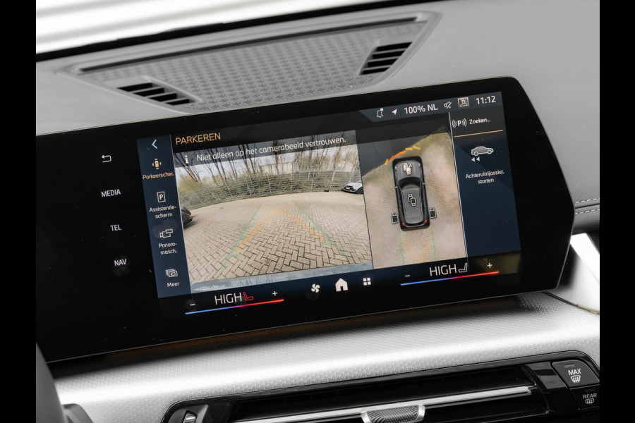 BMW X1 sDrive18i M-Sport Pro - Pano - Massage Zetel - Trekhaak - ACC