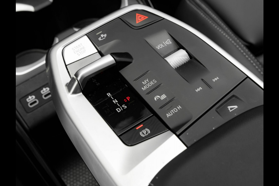 BMW X1 sDrive18i M-Sport Pro - Pano - Massage Zetel - Trekhaak - ACC