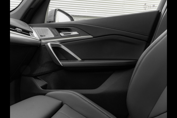 BMW X1 sDrive18i M-Sport Pro - Pano - Massage Zetel - Trekhaak - ACC