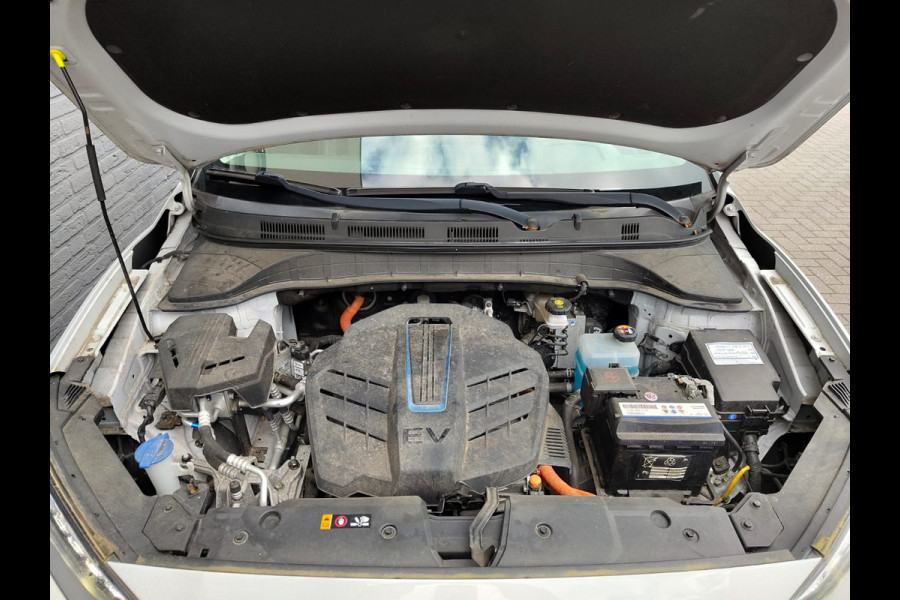 Hyundai Kona EV 64kWh 204pk SOH 100% Leer Premium Schuif-/Kanteldak Warmtepomp Head-Up Display Apple Carplay Android Navi Camera Elektr.Stoel Pdc Subwoofer Bluetooth Dodehoek detector Privacy Glas Rijstrooksensor 1e Eigenaar Origineel Nederlandse Auto Volledig Dealeronderhouden