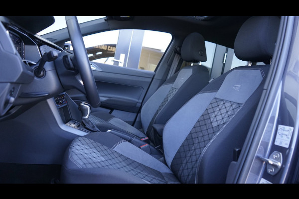 Volkswagen Taigo 1.0 TSI R-Line AUTOMAAT-ACC-CAMERA-DAB-IQ LIGHT-KEYLESS-GROOT NAVIGATIE-PANORAMA-VIRTUEEL