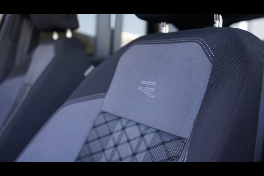 Volkswagen Taigo 1.0 TSI R-Line AUTOMAAT-ACC-CAMERA-DAB-IQ LIGHT-KEYLESS-GROOT NAVIGATIE-PANORAMA-VIRTUEEL