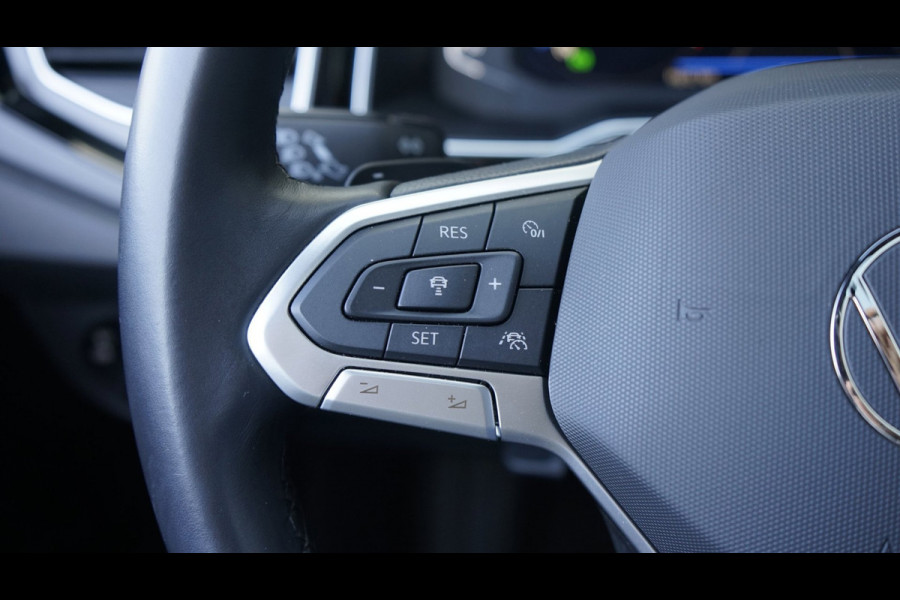 Volkswagen Taigo 1.0 TSI R-Line AUTOMAAT-ACC-CAMERA-DAB-IQ LIGHT-KEYLESS-GROOT NAVIGATIE-PANORAMA-VIRTUEEL