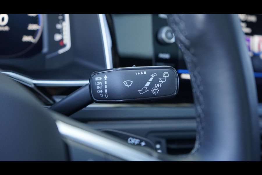 Volkswagen Taigo 1.0 TSI R-Line AUTOMAAT-ACC-CAMERA-DAB-IQ LIGHT-KEYLESS-GROOT NAVIGATIE-PANORAMA-VIRTUEEL