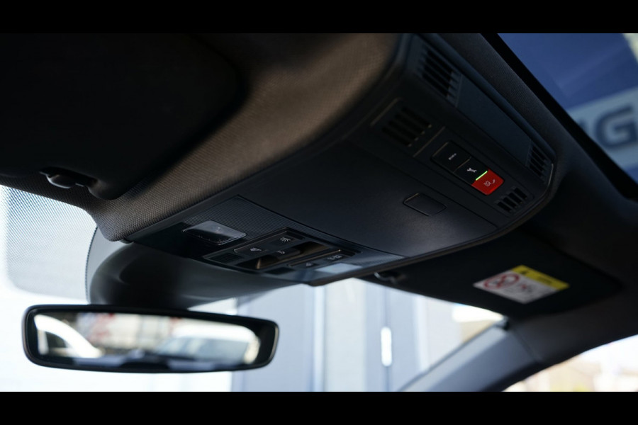 Volkswagen Taigo 1.0 TSI R-Line AUTOMAAT-ACC-CAMERA-DAB-IQ LIGHT-KEYLESS-GROOT NAVIGATIE-PANORAMA-VIRTUEEL