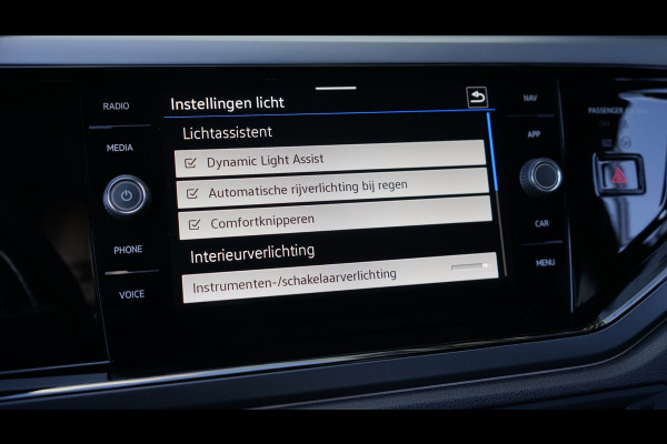 Volkswagen Taigo 1.0 TSI R-Line AUTOMAAT-ACC-CAMERA-DAB-IQ LIGHT-KEYLESS-GROOT NAVIGATIE-PANORAMA-VIRTUEEL