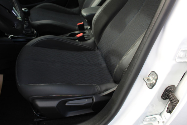 Opel Corsa 1.2-100 pk Turbo GS. Panoramadak, Winterpakket, Cruise Control, Climate Control, Two tone,