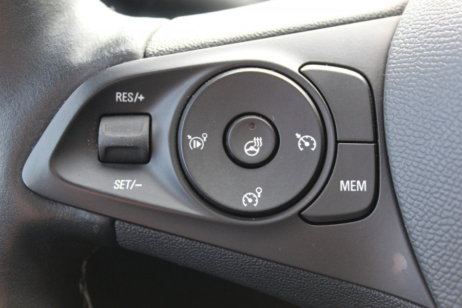 Opel Corsa 1.2-100 pk Turbo GS. Panoramadak, Winterpakket, Cruise Control, Climate Control, Two tone,