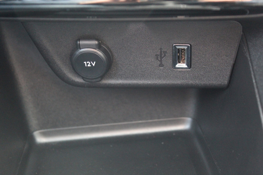 Opel Corsa 1.2-100 pk Turbo GS. Panoramadak, Winterpakket, Cruise Control, Climate Control, Two tone,