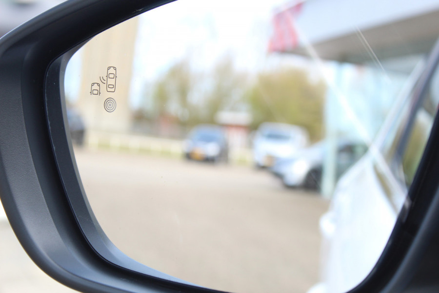 Opel Corsa 1.2-100 pk Turbo GS. Panoramadak, Winterpakket, Cruise Control, Climate Control, Two tone,