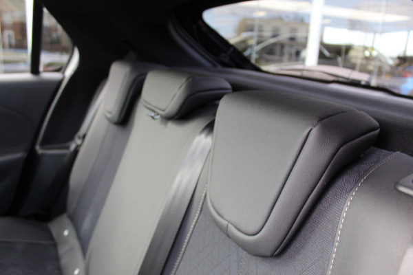 Opel Corsa 1.2-100 pk Turbo GS. Panoramadak, Winterpakket, Cruise Control, Climate Control, Two tone,