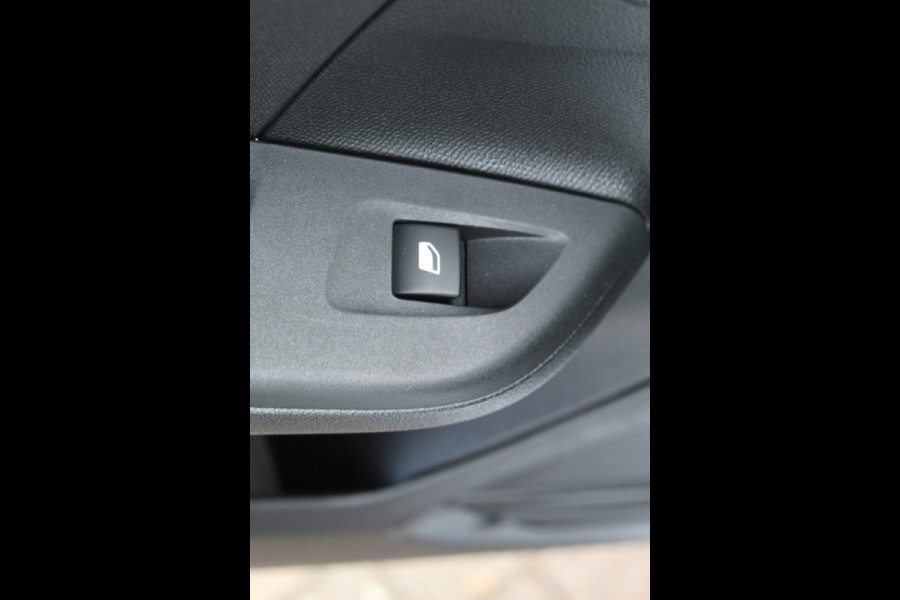 Opel Corsa 1.2-100 pk Turbo GS. Panoramadak, Winterpakket, Cruise Control, Climate Control, Two tone,