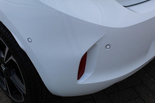 Opel Corsa 1.2-100 pk Turbo GS. Panoramadak, Winterpakket, Cruise Control, Climate Control, Two tone,