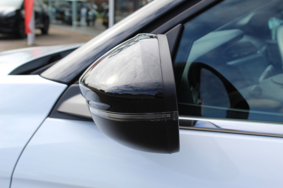 Opel Corsa 1.2-100 pk Turbo GS. Panoramadak, Winterpakket, Cruise Control, Climate Control, Two tone,