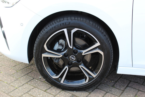 Opel Corsa 1.2-100 pk Turbo GS. Panoramadak, Winterpakket, Cruise Control, Climate Control, Two tone,