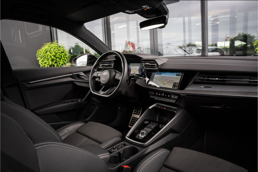 Audi A3 Sportback 45 TFSI e S edition Competition - 2x S-Line l Black-Line l Daytona grijs