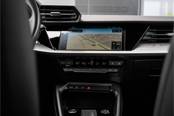 Audi A3 Sportback 45 TFSI e S edition Competition - 2x S-Line l Black-Line l Daytona grijs