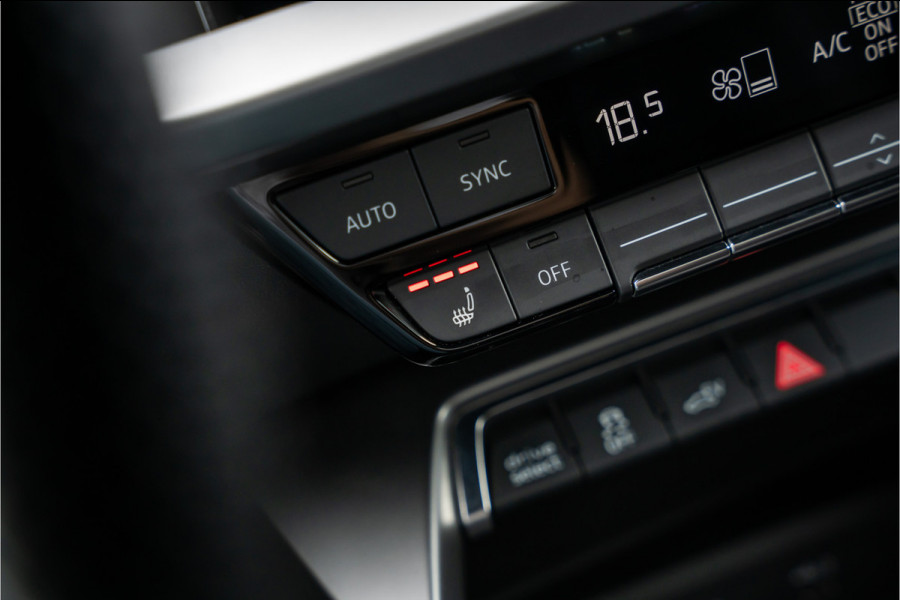 Audi A3 Sportback 45 TFSI e S edition Competition - 2x S-Line l Black-Line l Daytona grijs