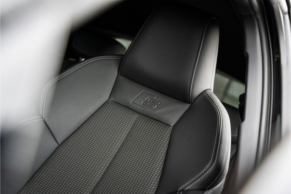 Audi A3 Sportback 45 TFSI e S edition Competition - 2x S-Line l Black-Line l Daytona grijs