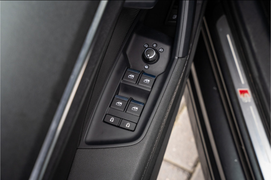 Audi A3 Sportback 45 TFSI e S edition Competition - 2x S-Line l Black-Line l Daytona grijs