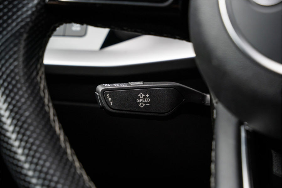 Audi A3 Sportback 45 TFSI e S edition Competition - 2x S-Line l Black-Line l Daytona grijs