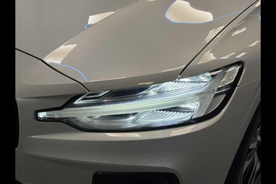 Volvo V60 2.0 T5 R-Design Cruise/Climate * Hemelvaartsdag geopend van 12:00 tot 17:00u *