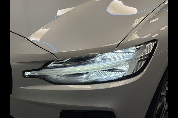 Volvo V60 2.0 T5 R-Design Cruise/Climate * Hemelvaartsdag geopend van 12:00 tot 17:00u *