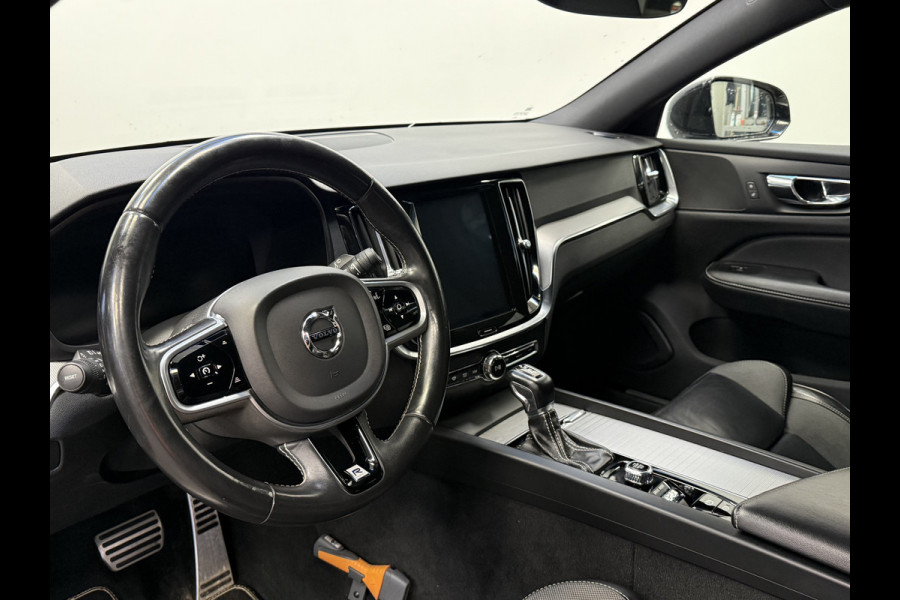 Volvo V60 2.0 T5 R-Design Cruise/Climate * Hemelvaartsdag geopend van 12:00 tot 17:00u *