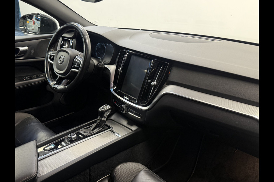 Volvo V60 2.0 T5 R-Design Cruise/Climate * Hemelvaartsdag geopend van 12:00 tot 17:00u *