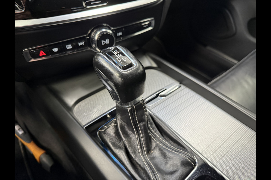 Volvo V60 2.0 T5 R-Design Cruise/Climate * Hemelvaartsdag geopend van 12:00 tot 17:00u *