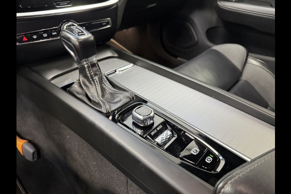 Volvo V60 2.0 T5 R-Design Cruise/Climate * Hemelvaartsdag geopend van 12:00 tot 17:00u *