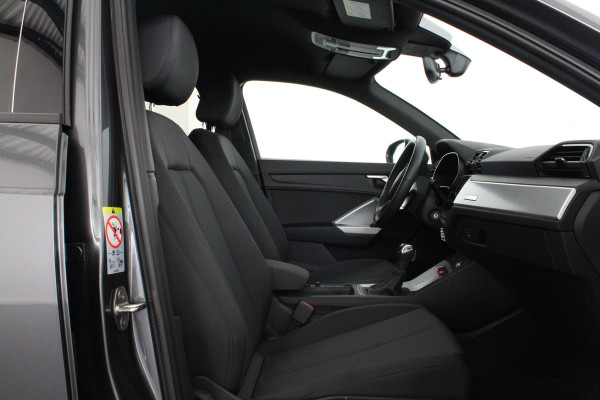 Audi Q3 45 TFSI e S line > 245pk/Trekhaak/Daytona Gray/19 inch