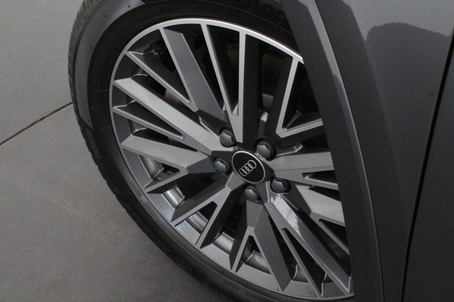 Audi Q3 45 TFSI e S line > 245pk/Trekhaak/Daytona Gray/19 inch
