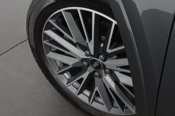 Audi Q3 45 TFSI e S line > 245pk/Trekhaak/Daytona Gray/19 inch