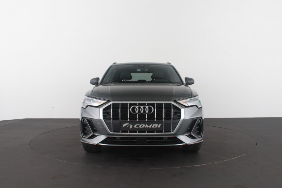 Audi Q3 45 TFSI e S line > 245pk/Trekhaak/Daytona Gray/19 inch