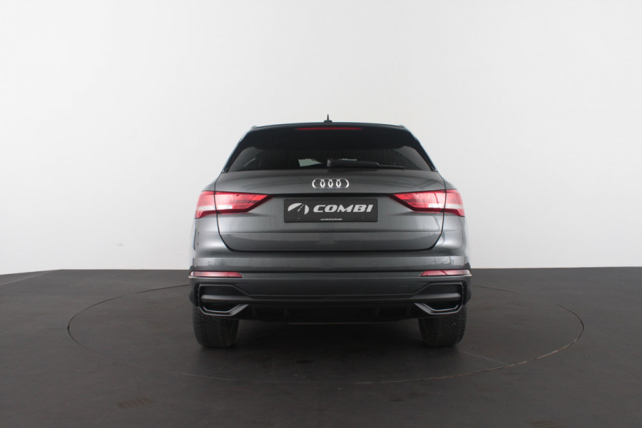Audi Q3 45 TFSI e S line > 245pk/Trekhaak/Daytona Gray/19 inch