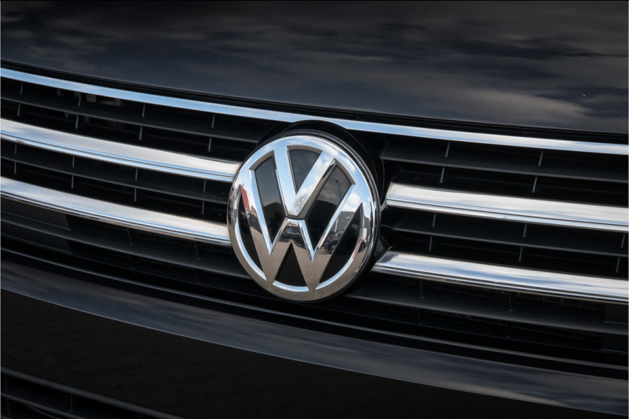 Volkswagen Transporter 2.0 TDI L2H1 DC Highline 204 pk - Xenon - 20 inch