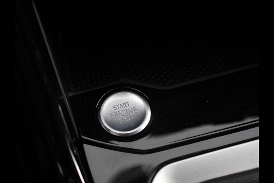 Volkswagen T-Roc 1.5 TSI 150pk DSG R-Line | Navigatie | Apple Carplay/Android Auto | Parkeersensoren | Camera | Adaptive Cruise Control | Elektrische achterklep | Stoel- en stuurverwarming | Climate Control | Ledverlichting | Virtual Cockpit