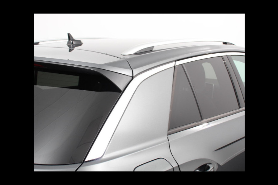 Volkswagen T-Roc 1.5 TSI 150pk DSG R-Line | Navigatie | Apple Carplay/Android Auto | Parkeersensoren | Camera | Adaptive Cruise Control | Elektrische achterklep | Stoel- en stuurverwarming | Climate Control | Ledverlichting | Virtual Cockpit