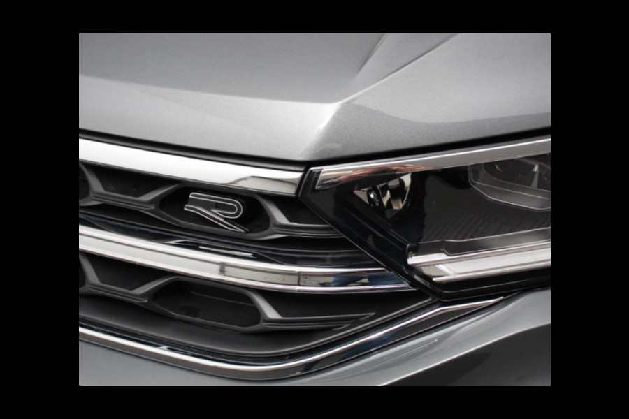 Volkswagen T-Roc 1.5 TSI 150pk DSG R-Line | Navigatie | Apple Carplay/Android Auto | Parkeersensoren | Camera | Adaptive Cruise Control | Elektrische achterklep | Stoel- en stuurverwarming | Climate Control | Ledverlichting | Virtual Cockpit