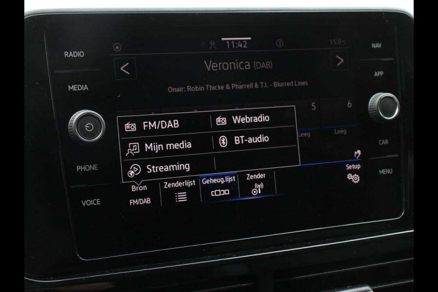 Volkswagen T-Roc 1.5 TSI 150pk DSG R-Line | Navigatie | Apple Carplay/Android Auto | Parkeersensoren | Camera | Adaptive Cruise Control | Elektrische achterklep | Stoel- en stuurverwarming | Climate Control | Ledverlichting | Virtual Cockpit